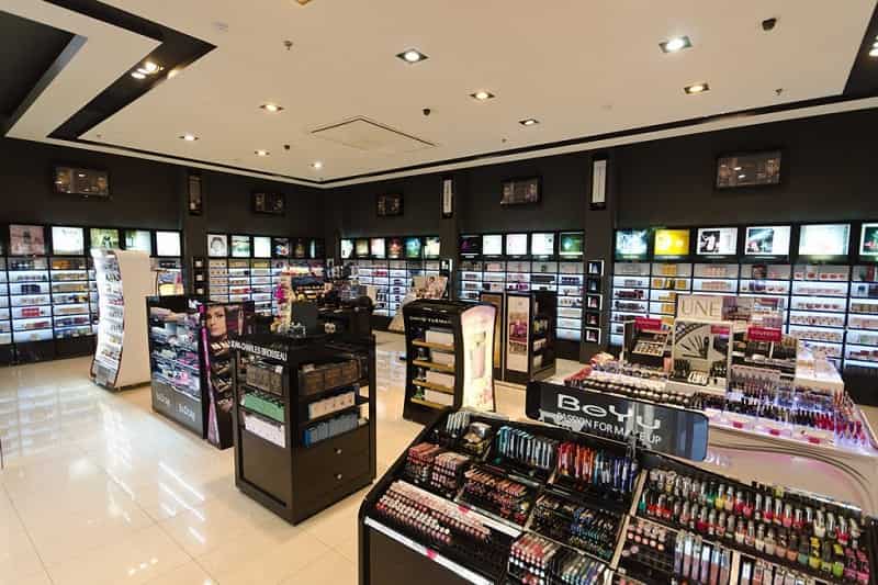 نکات مهم برای خرید لوازم آرایشی در مشهد